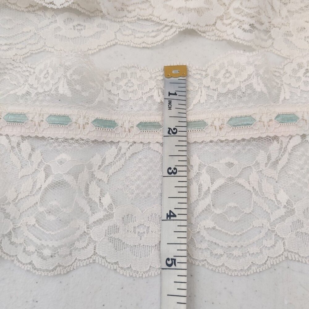 Vintage Lace Trim Ready Ruffle 18 yards+ 15" White with Blue green ribbon - Picture 4 of 4